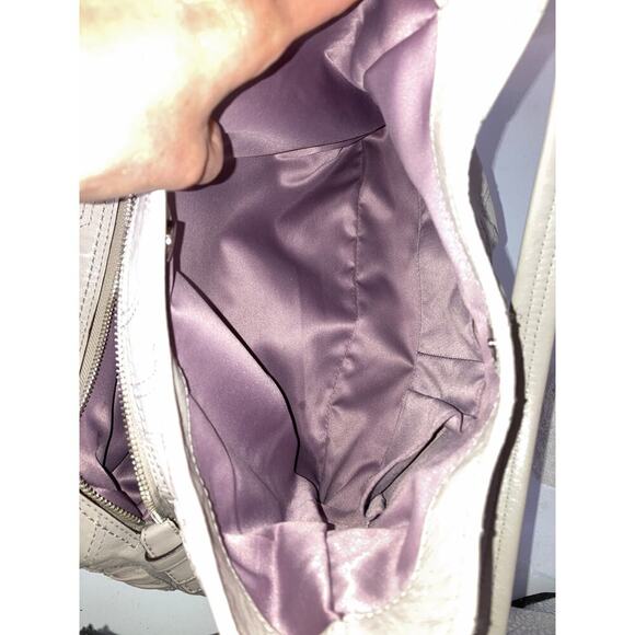 COACH 16504 LARGE SIGNATURE PRINT BONE COLOR SHOULDER BAG - Picture 15 of 16